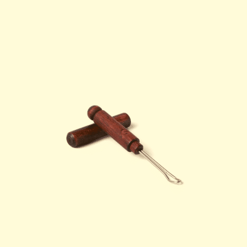 Cure oreille avec capuchon marron par Escurette
