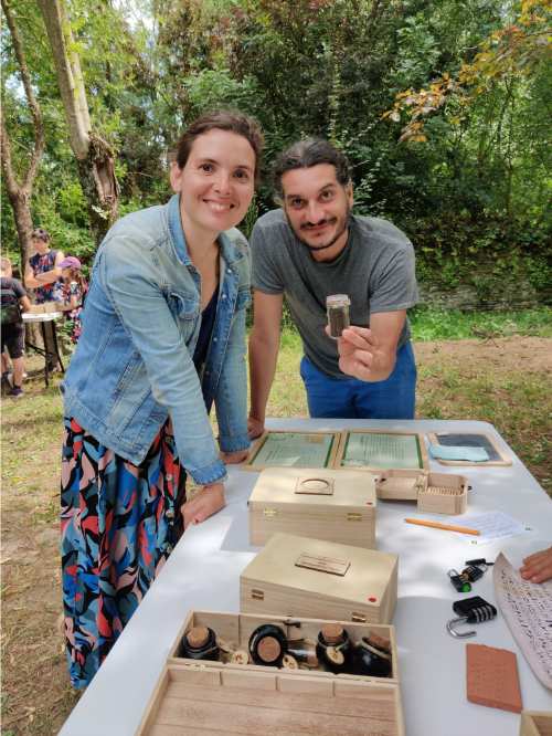 5 Conseils Pour Se Mettre au Zéro Déchet 7 Adélaïde et Pierre continuent d'apprendre sur le compost grâce à Cocycler